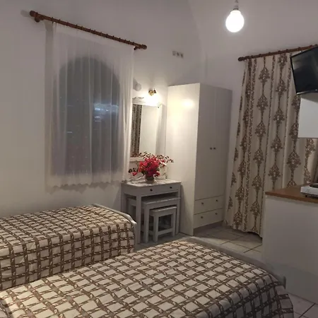 Lägenhetshotell Ancient Thera 3*