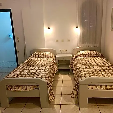 Ancient Thera 3* Perissa (Santorini)