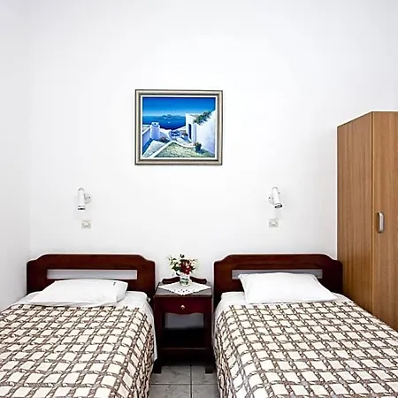 Ancient Thera Aparthotel Perissa (Santorini)
