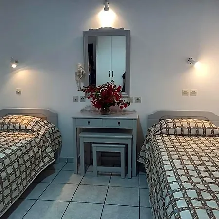Ancient Thera 3* Perissa (Santorini)