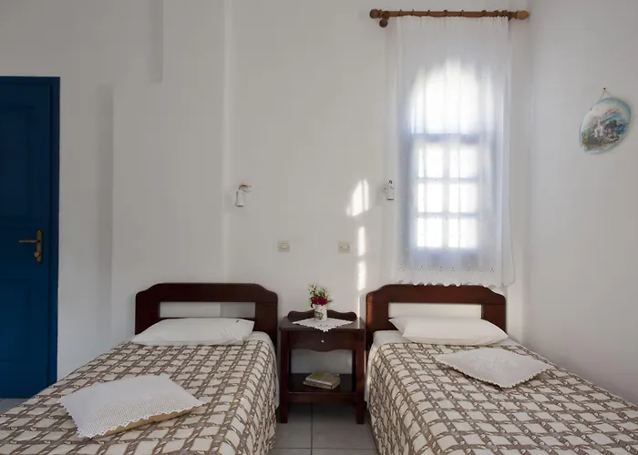 Ancient Thera 3* Perissa (Santorini)