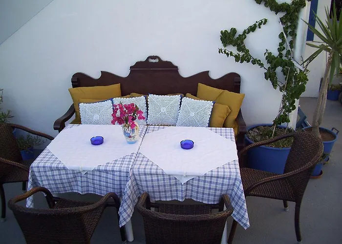 Ancient Thera Aparthotel Perissa (Santorini)