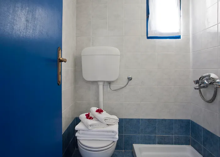 αρχαία θήρα 3*