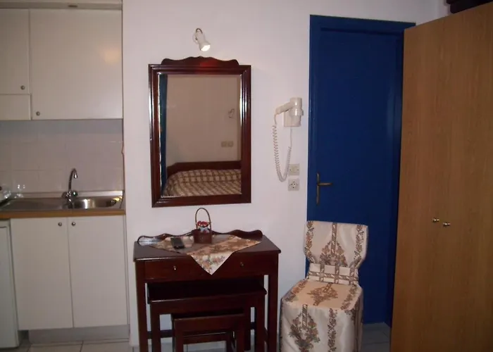 αρχαία θήρα 3*